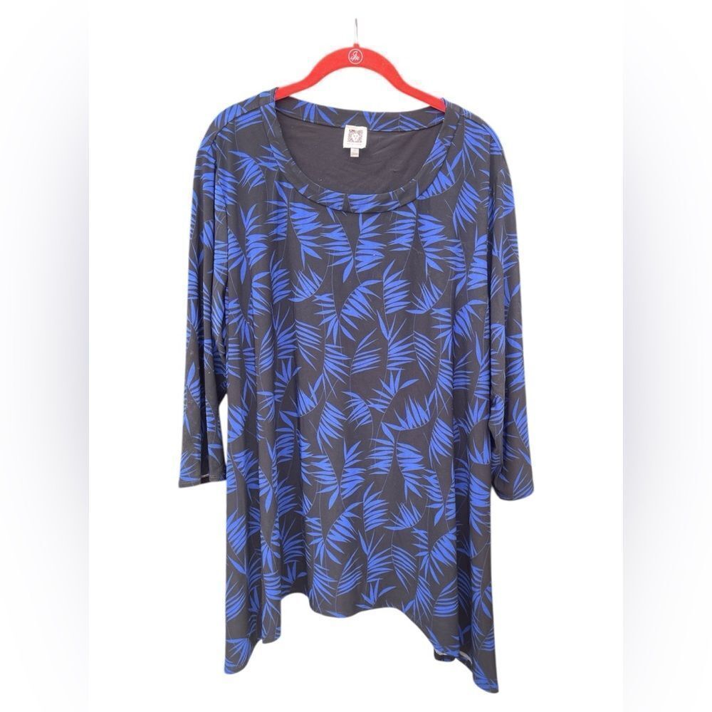 Anne Klein Black and Blue Leaf Print 3/4 Silky Smooth stretchy Sleeve Top